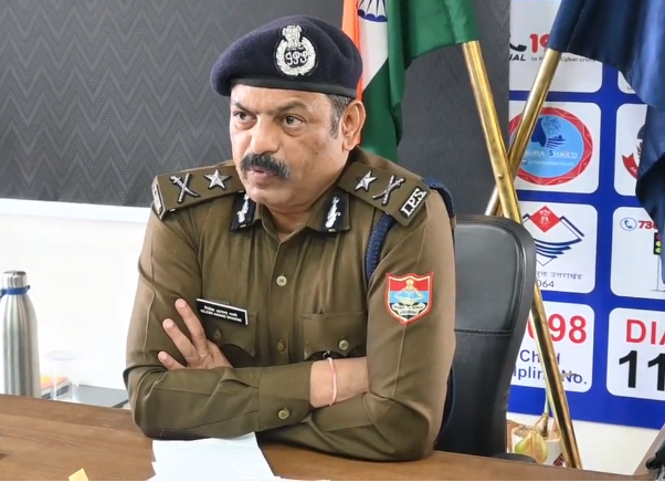 बनभूलपुरा में पुलिस द्वारा महिलाओं के साथ अभद्रता किये जाने संबंधी सोशल मीडिया पर प्रसारित खबरों का खण्डन किया 