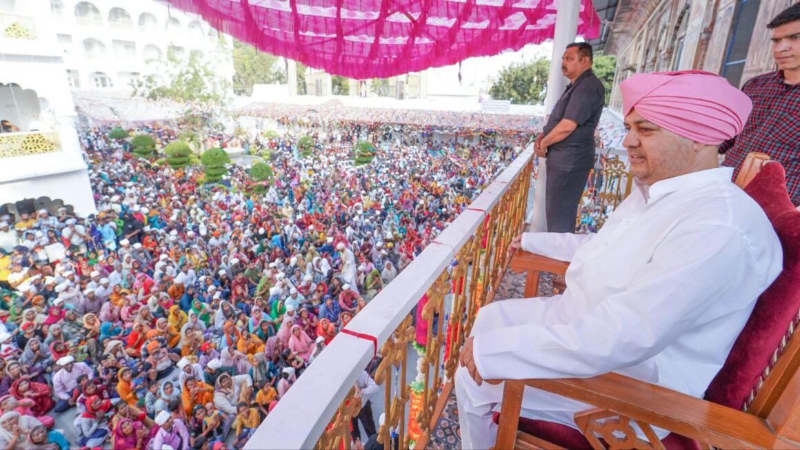 झण्डा मेले की भव्यता एवम् दिव्यता के पुण्य को श्रद्धापूर्वक आत्मसात कीजिएः महाराज जी