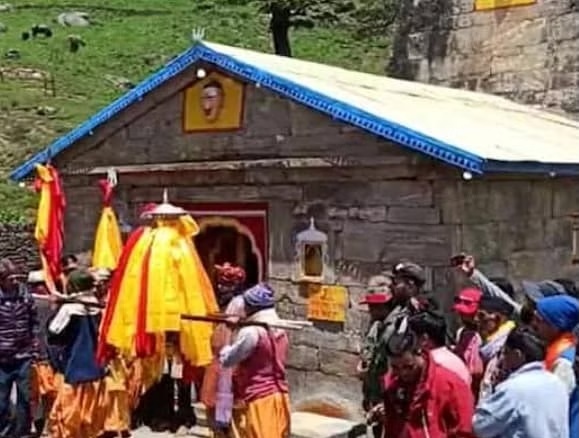 भगवान मद्महेश्वर मंदिर के कपाट खुले