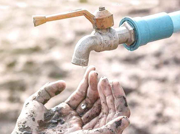 ग्रामीणों को जूझना पड़ रहा पेयजल संकट से