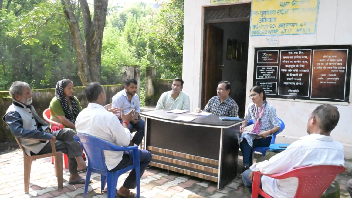 ग्राम पंचायत गंधारी में सरकार जनता के द्वार कार्यक्रम के तहत आयोजित हुई ग्राम चौपाल