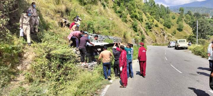 लोल्टी – तुंगेश्वर मोटर मार्ग के समीप झाड़ियों में मिला शव , क्षेत्र में मचा हड़कम