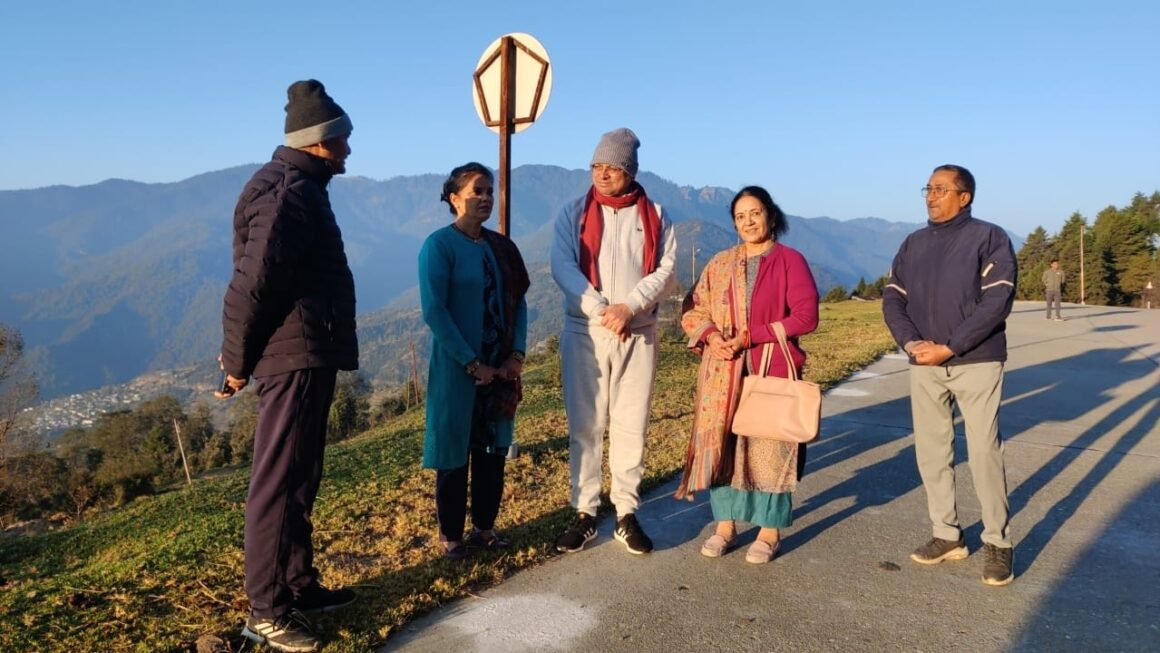 भराड़ीसैंण में मॉर्निंग वॉक के दौरान सीएम पुष्कर सिंह धामी ने स्थानीय लोगों से की मुलाकात