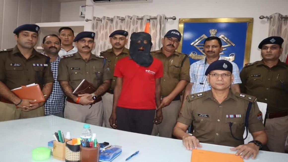 नीरज हत्याकांड में पुलिस ने ऑटो ड्राइवर को किया गिरफ्तार