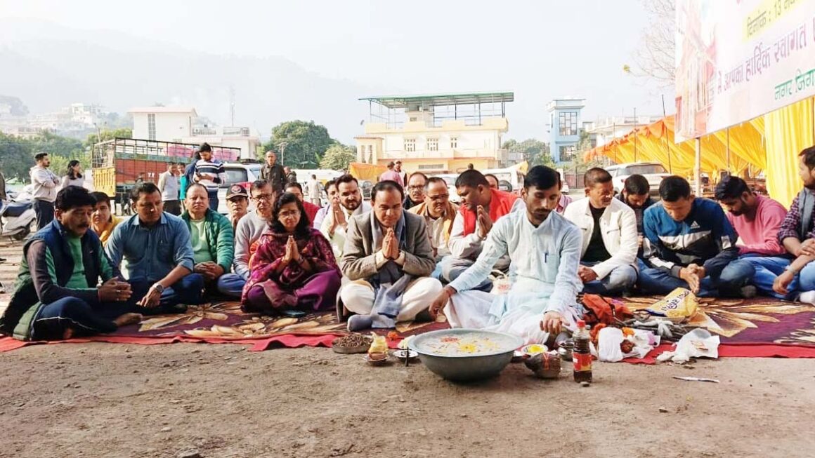 कैबिनेट मंत्री ने मेला एवं प्रदर्शनी स्थल का भूमि पूजन किया,14 नवंबर को मुख्यमंत्री धामी करेंगे बैकुंठ चतुर्दशी एवं प्रदर्शनी का शुभारम्भ