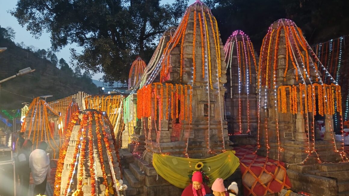 मकर संक्रांति के दिन विधि विधान से खुले आदि बद्री मंदिर के कपाट, श्रद्धालुओं ने किए दर्शन